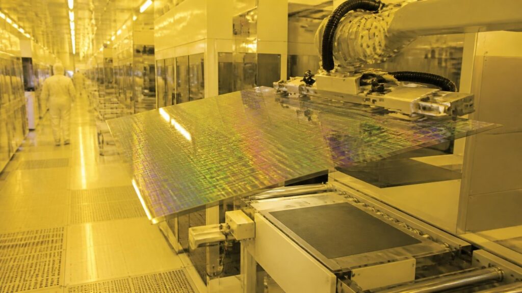 TFT LCD glass substrate in a cleanroom manufacturing line